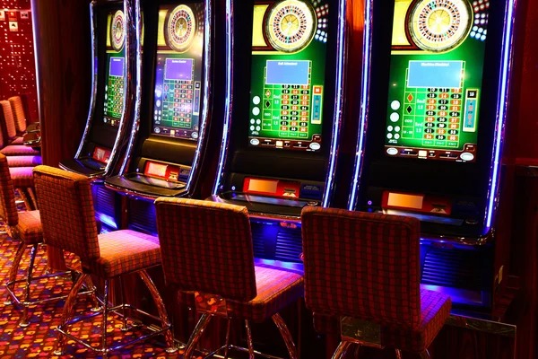 Three Card Poker hand comparison display on liga idola platform